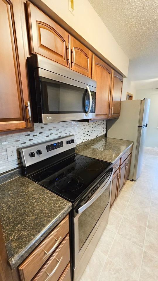 2725 64th St - Photo 6 of 17