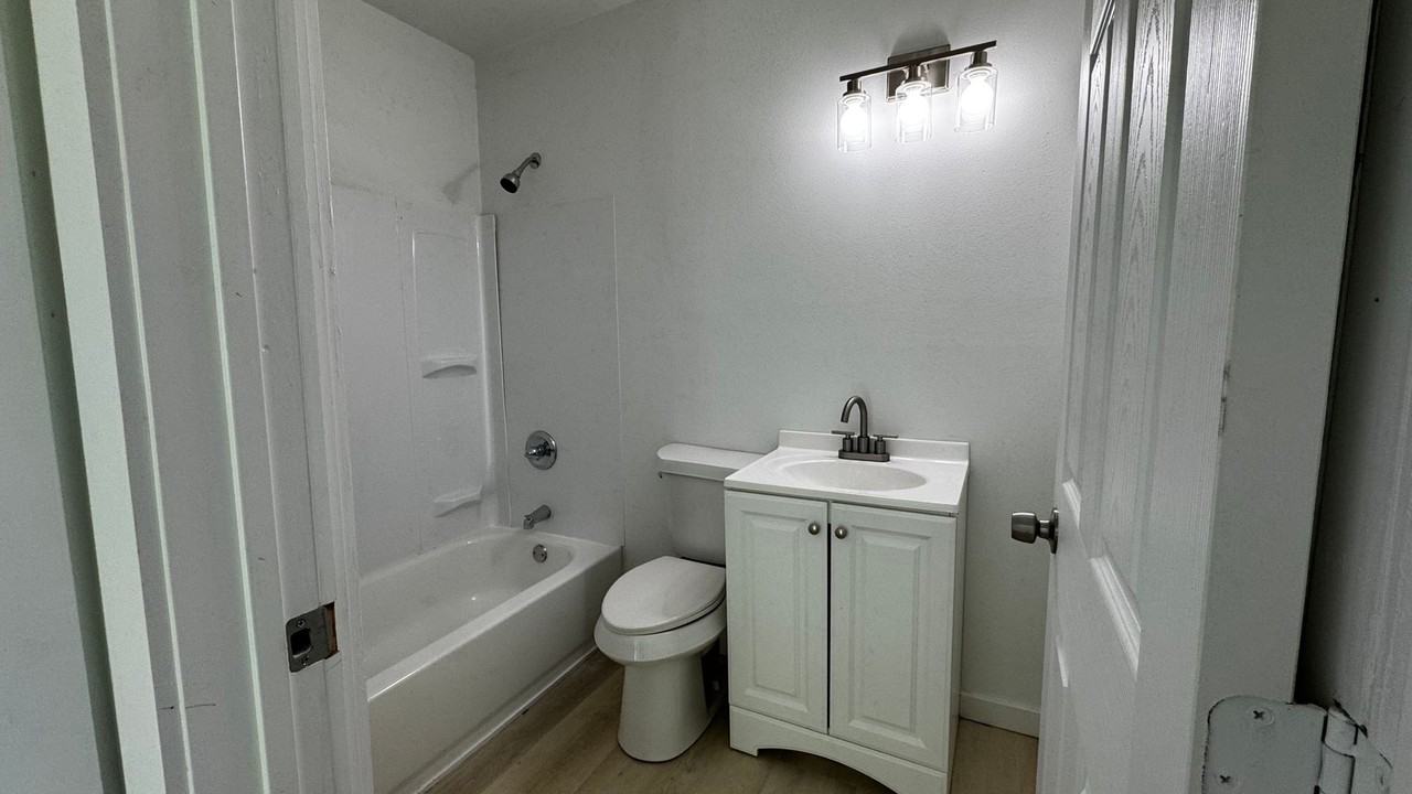 1513 10th St #1 - Photo 7 of 9