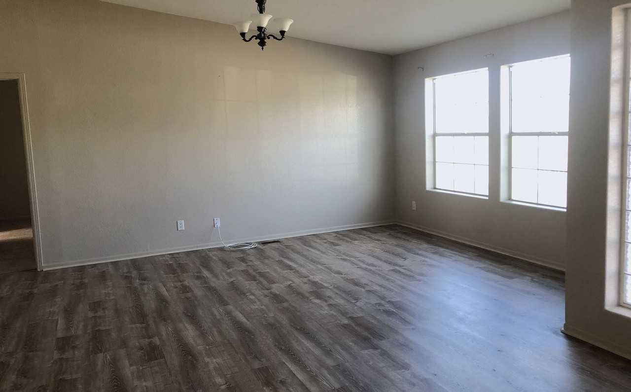 2480 E Leroy Ave - Photo 3 of 21