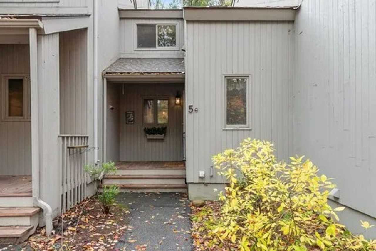 5 Brookside Dr - Photo 2 of 18