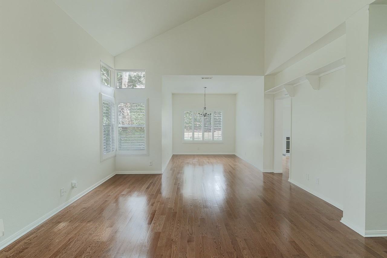 556 Arapaho St - Photo 2 of 30