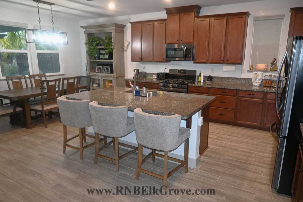 10060 Carinata Dr - Photo 7 of 29