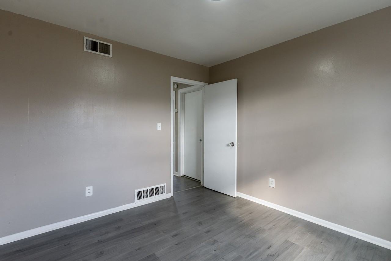 2208 Sw 61st Ter - Photo 6 of 18