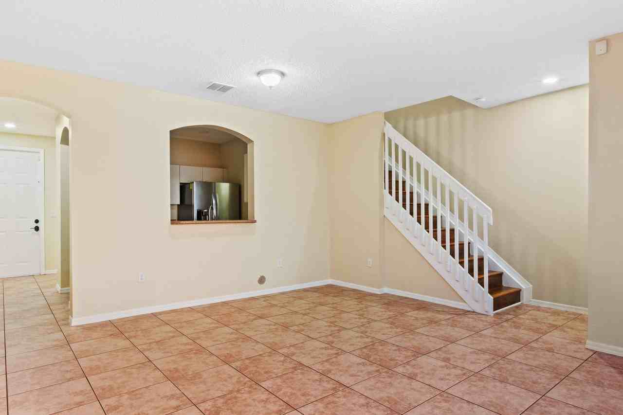 4215 Ne 22nd Dr - Photo 2 of 25