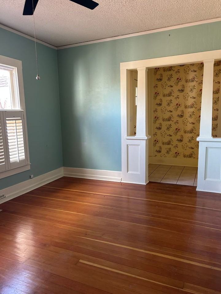 1810 Woodburn St - Photo 4 of 15