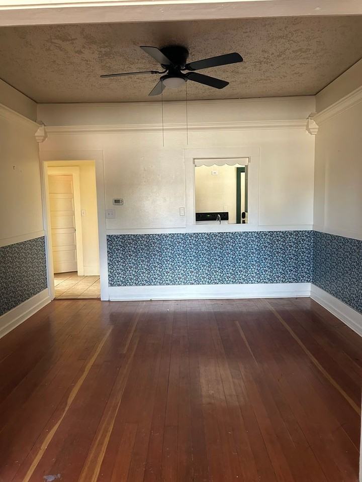 1810 Woodburn St - Photo 5 of 15