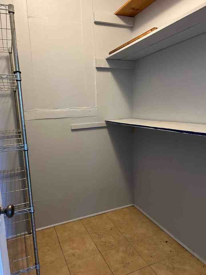 1810 Woodburn St - Photo 7 of 15