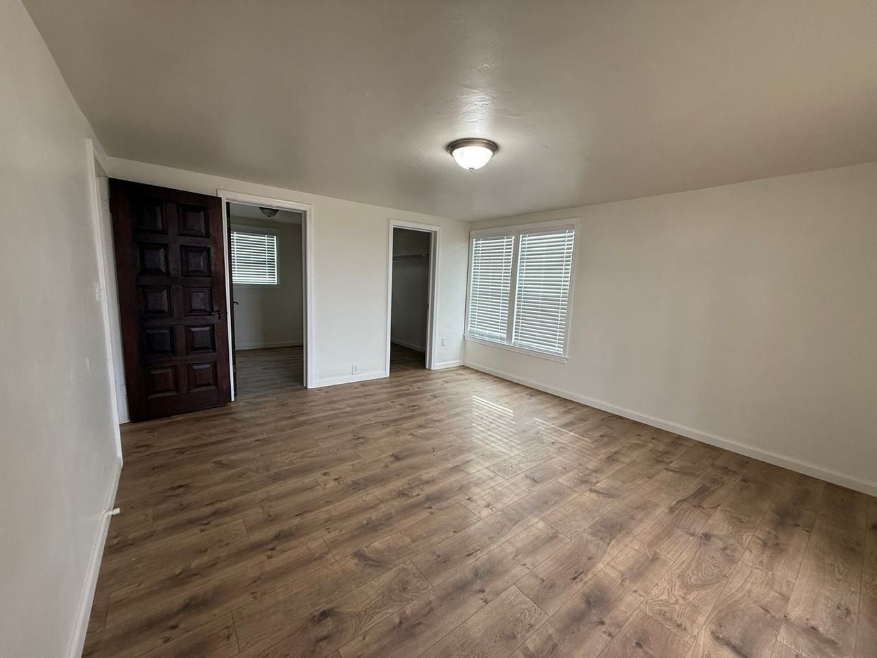 10608 S Zediker Ave - Photo 3 of 35