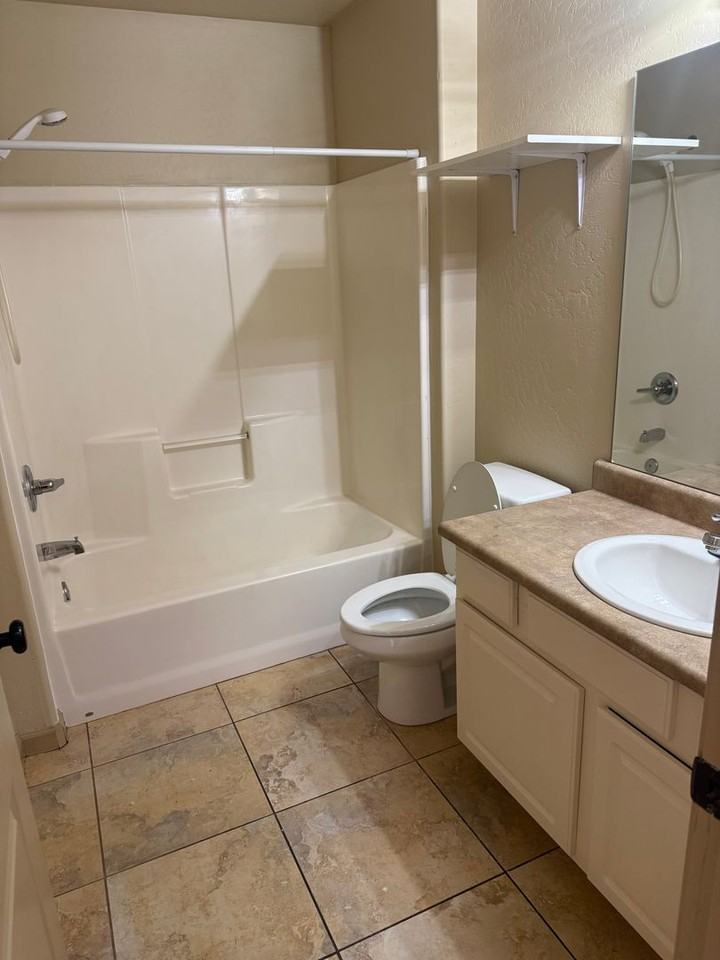 205 Madrone St - Photo 6 of 11