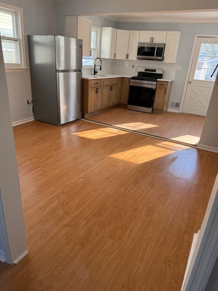 1629 Farragut Ave - Photo 2 of 8