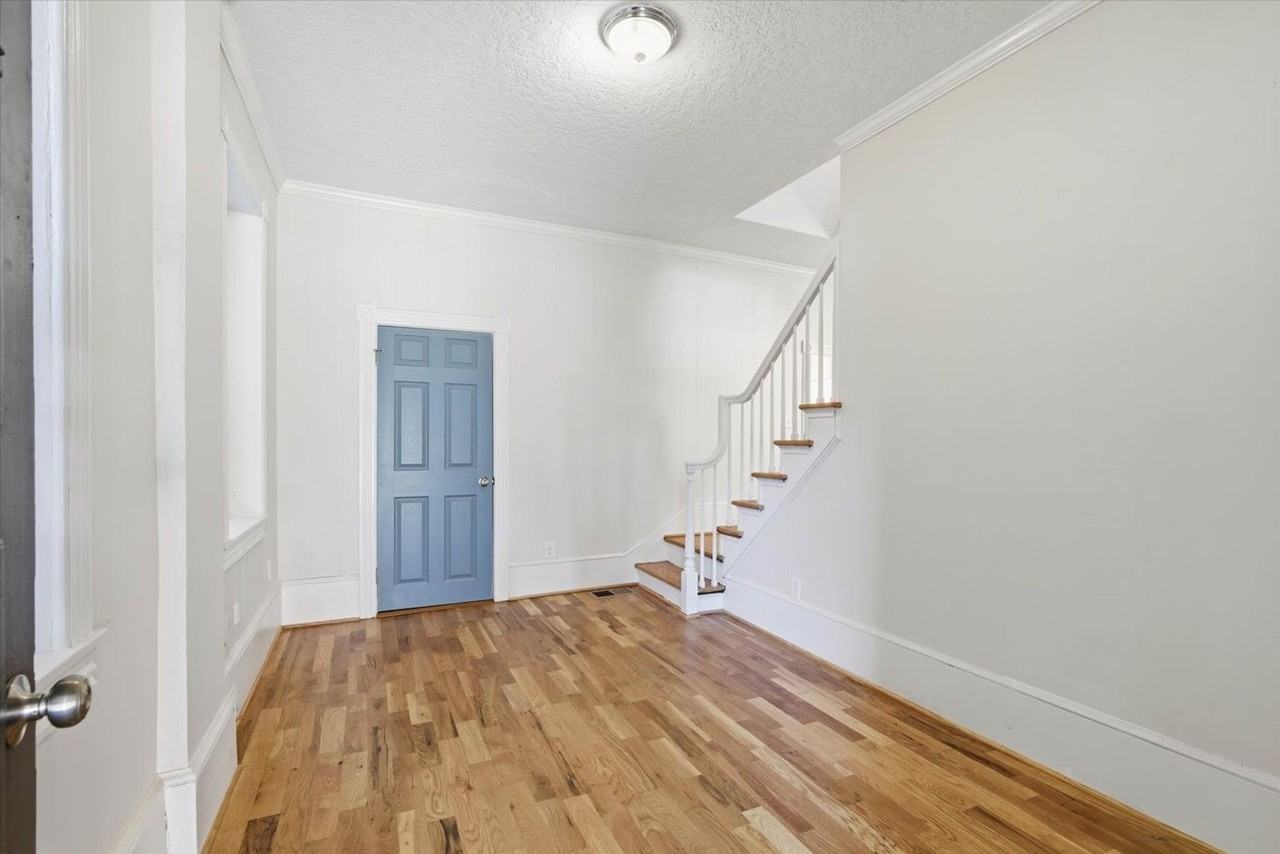 305 W Broadway - Photo 7 of 50