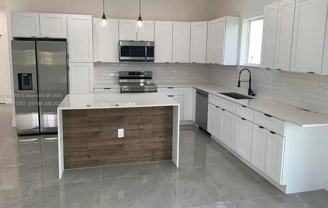 655 Nw 24th Ave - Photo 1 of 1