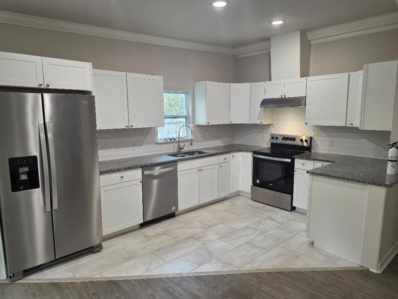 21307 Se Hawthorne Rd - Photo 7 of 19