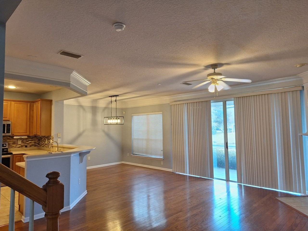 11172 Castlemain Cir W - Photo 4 of 14