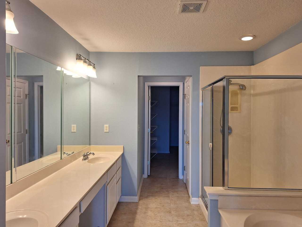 11172 Castlemain Cir W - Photo 7 of 14