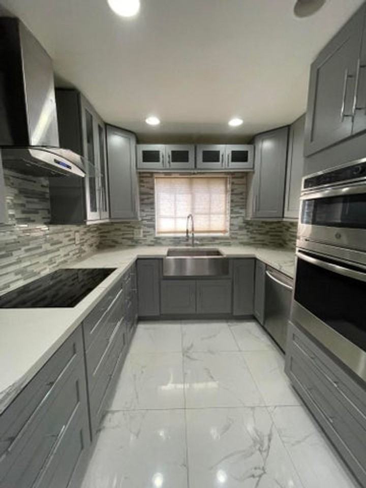 3011 Nw 48th Ave - Photo 3 of 20