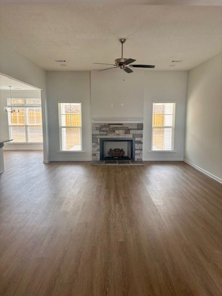 222 Dublin Loop - Photo 2 of 18