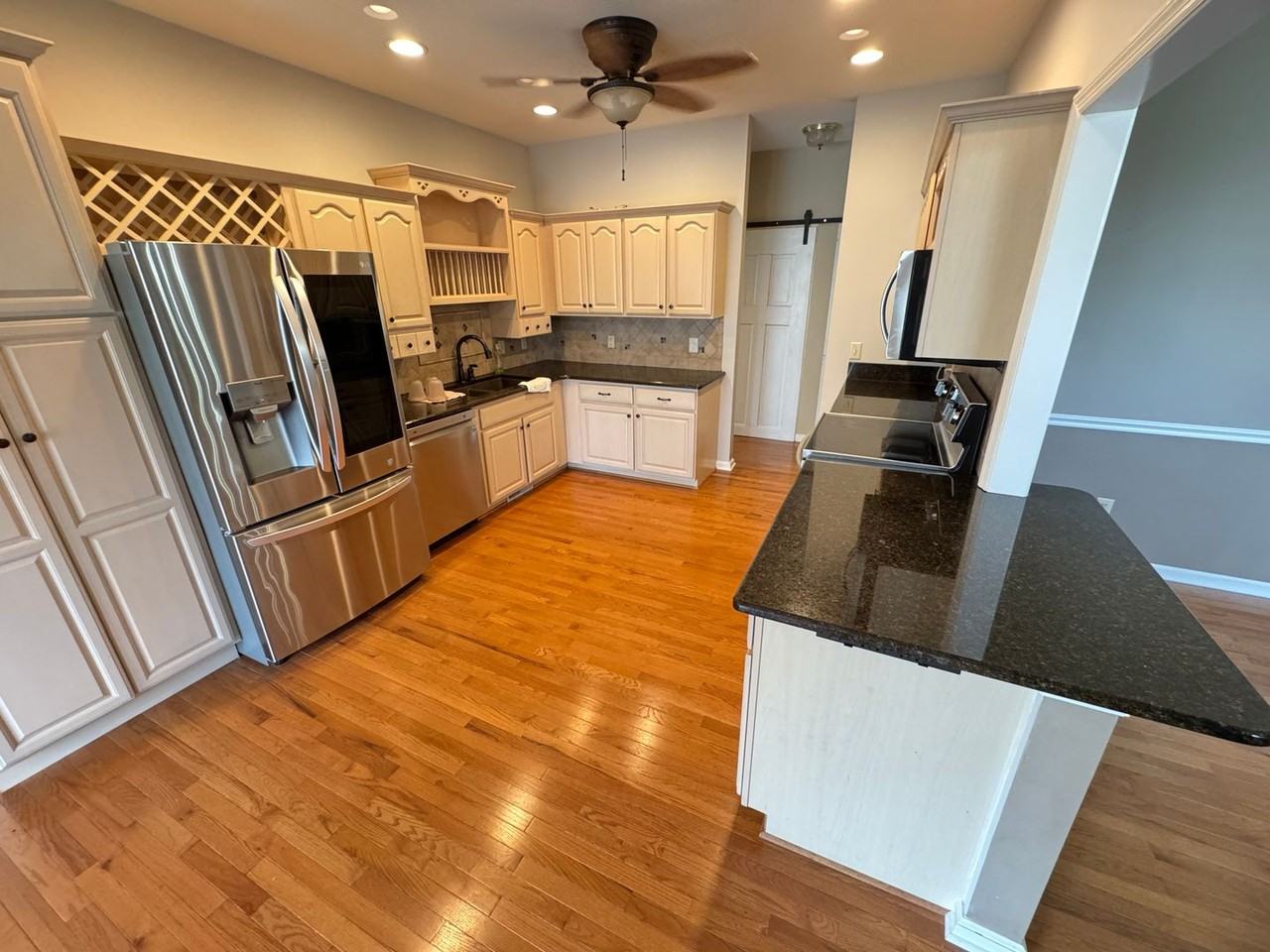 307 Oak Meadow Ln - Photo 3 of 28