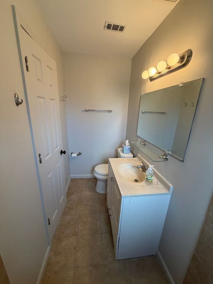 1010 Minnesota Ave - Photo 2 of 19