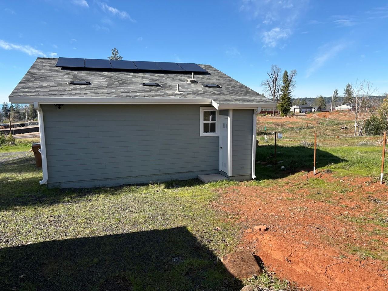 1329 Taylor Ln - Photo 2 of 15