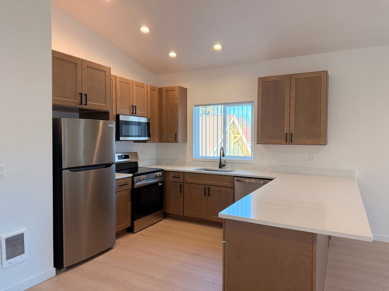 1142 N 7th St - Photo 5 of 20