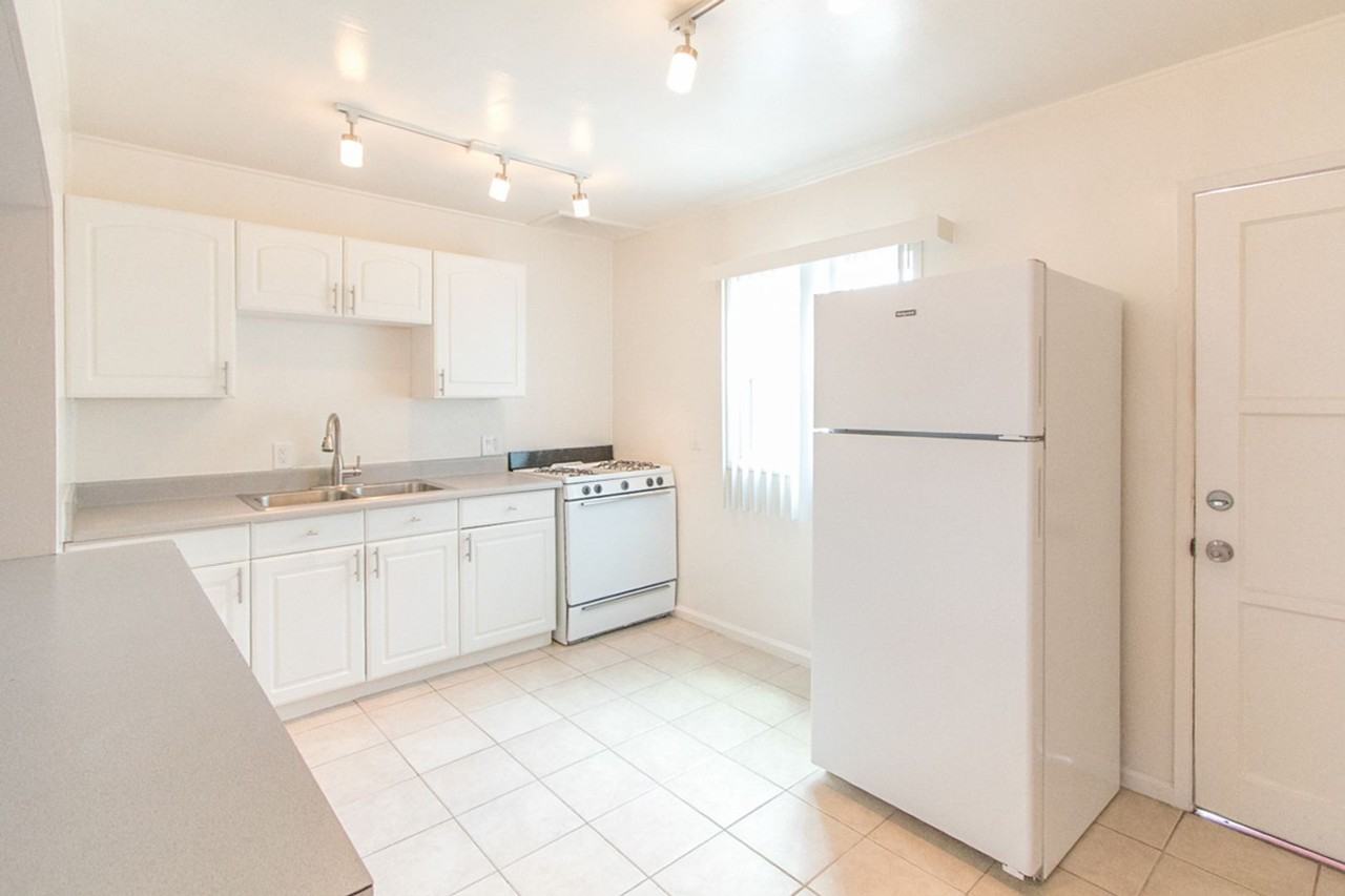 4430 Haines St - Photo 5 of 13