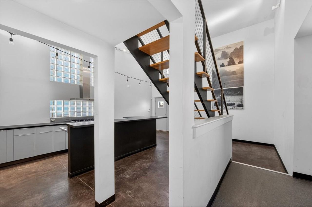 1960 Bellefontaine St - Photo 5 of 14