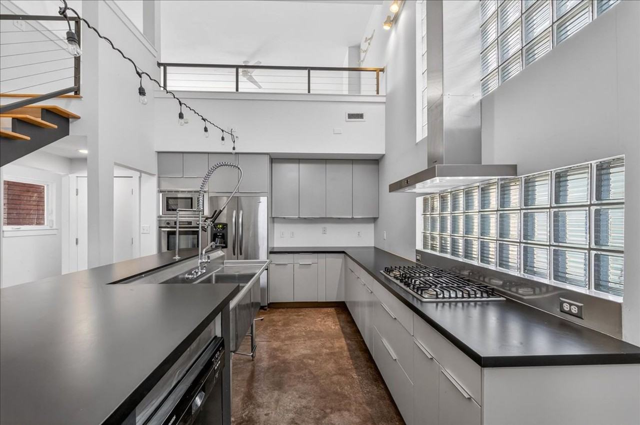 1960 Bellefontaine St - Photo 6 of 14