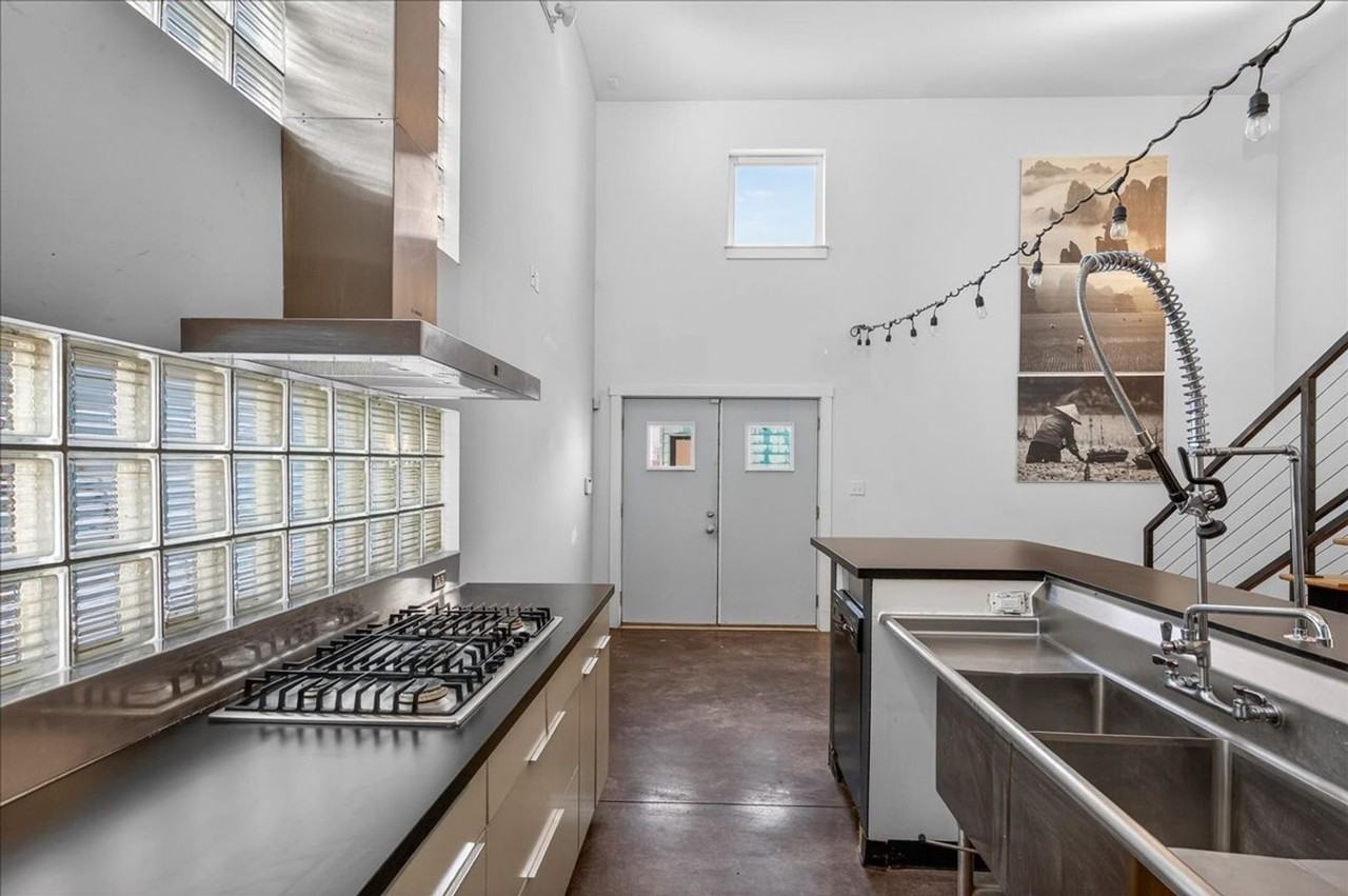 1960 Bellefontaine St - Photo 7 of 14