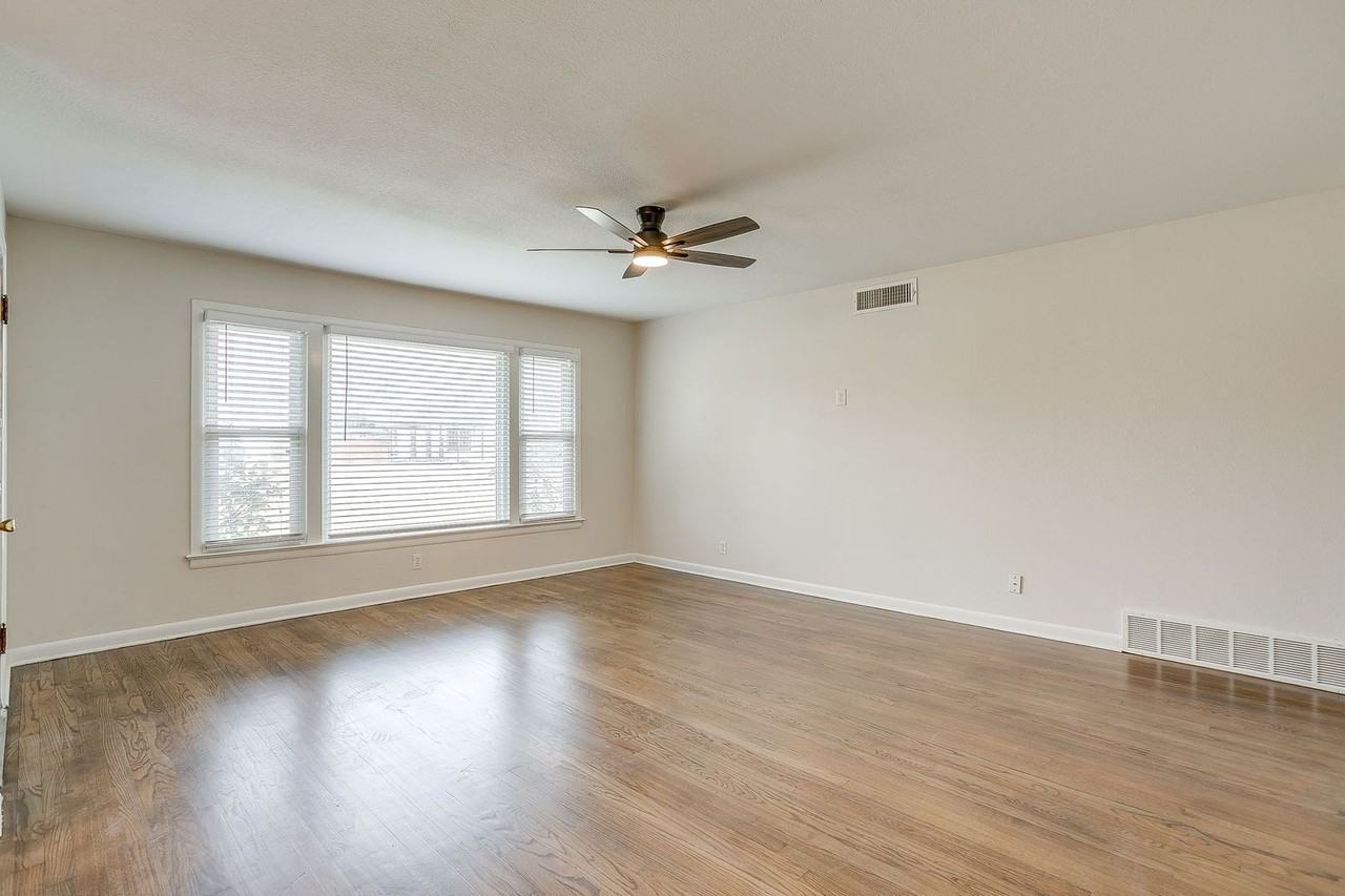 4737 Houghton Ave - Photo 4 of 20