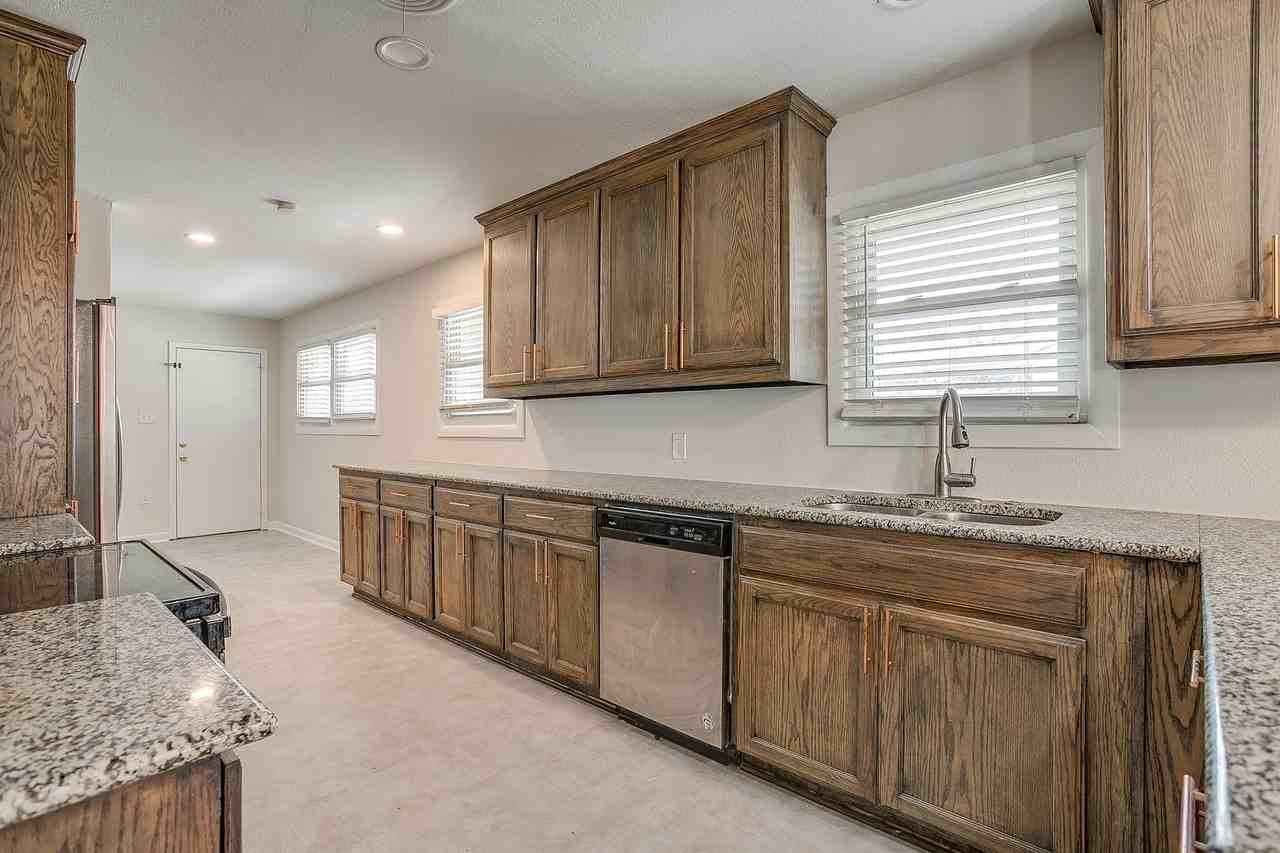 4737 Houghton Ave - Photo 7 of 20