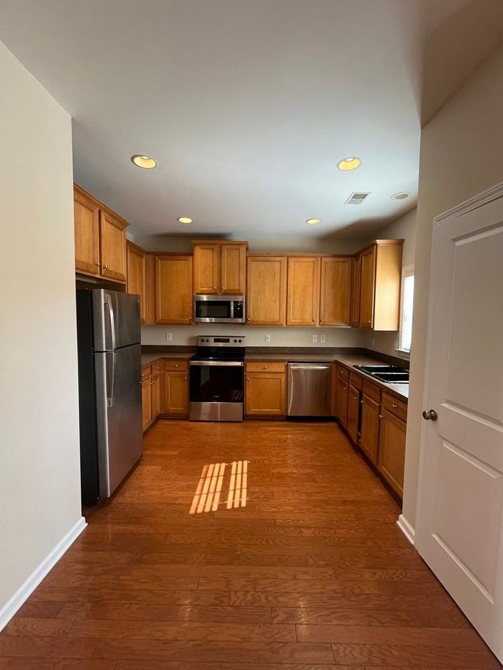 202 Willet Dr - Photo 3 of 19