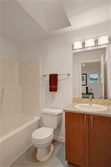 12022 32nd Ave Ne #B - Photo 7 of 15