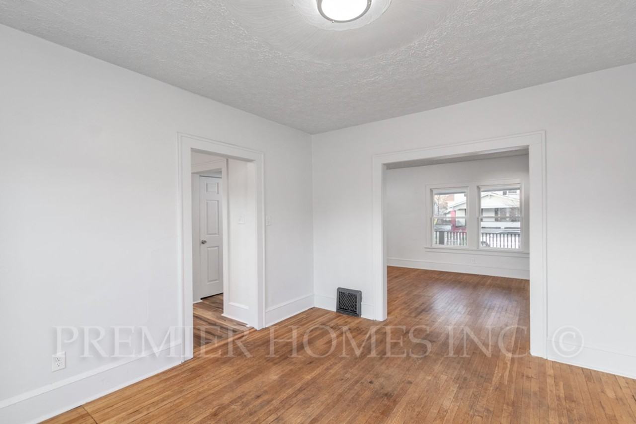 2318 10th St Nw - Photo 2 of 18