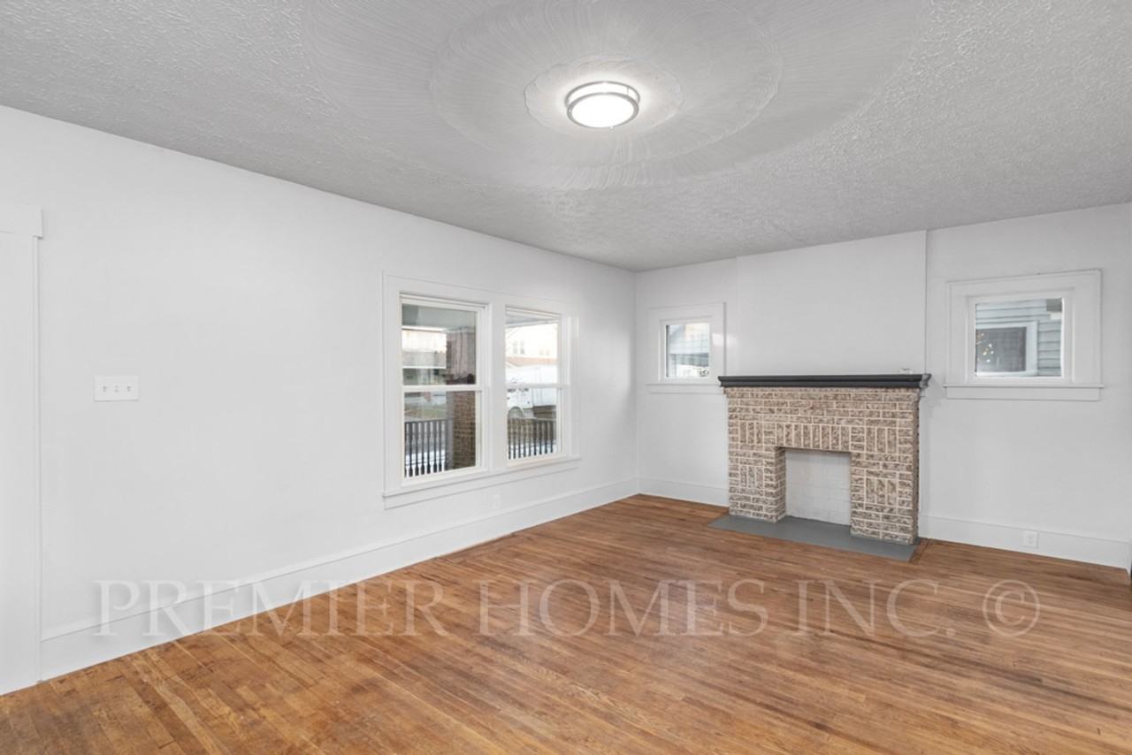 2318 10th St Nw - Photo 3 of 18