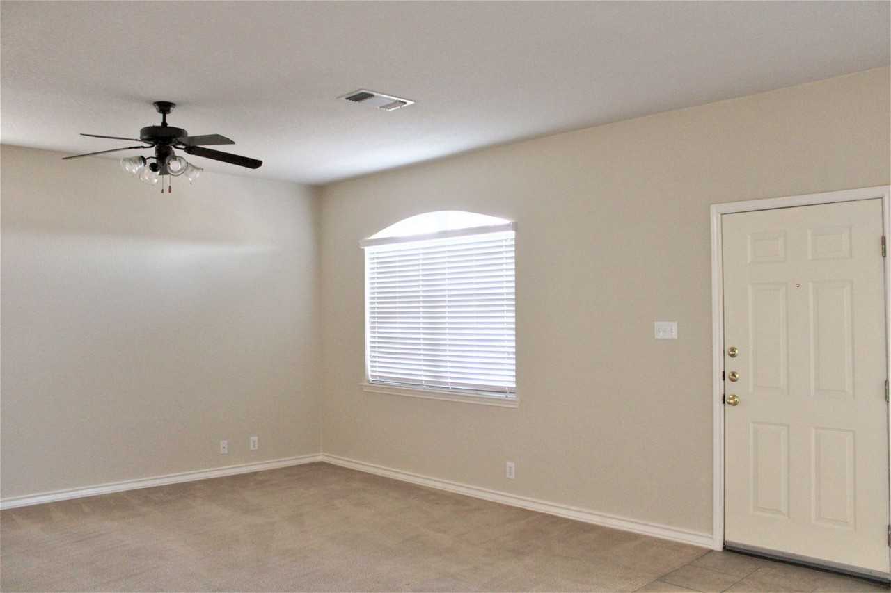 625 Meadow Arbor Ln - Photo 3 of 20