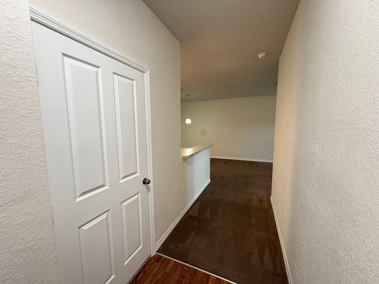 1003 1003 Heminway Circle - Photo 2 of 12