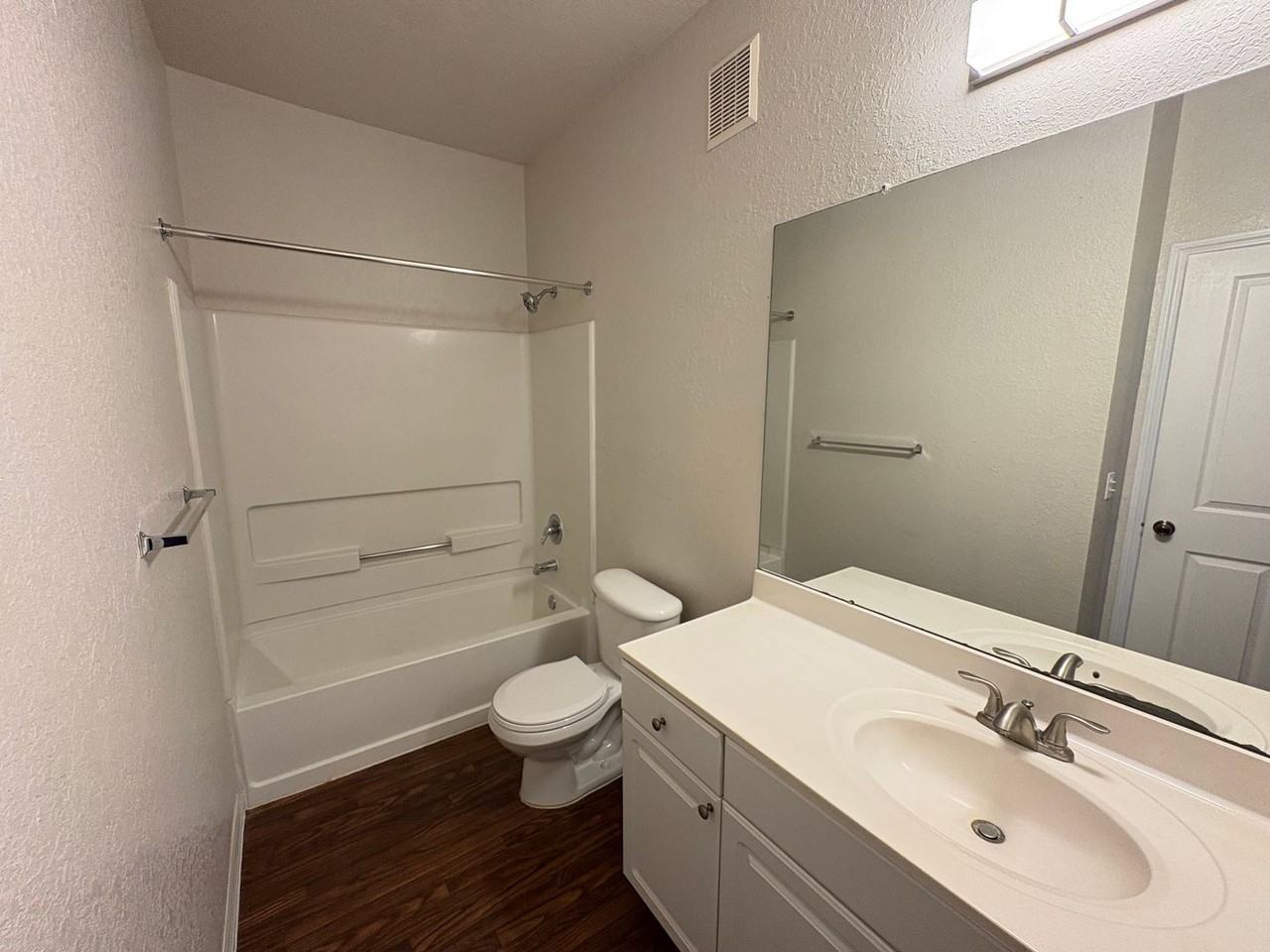 1003 1003 Heminway Circle - Photo 5 of 12