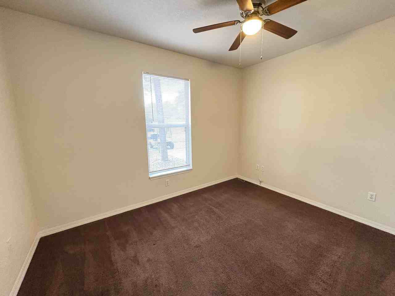 1003 1003 Heminway Circle - Photo 7 of 12