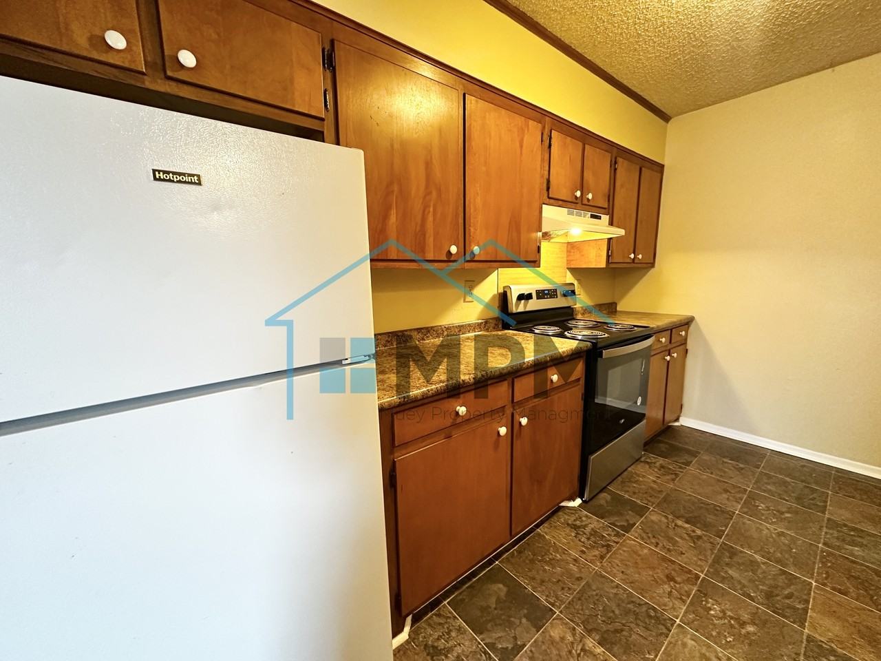 83 Colonial Dr #C - Photo 5 of 8