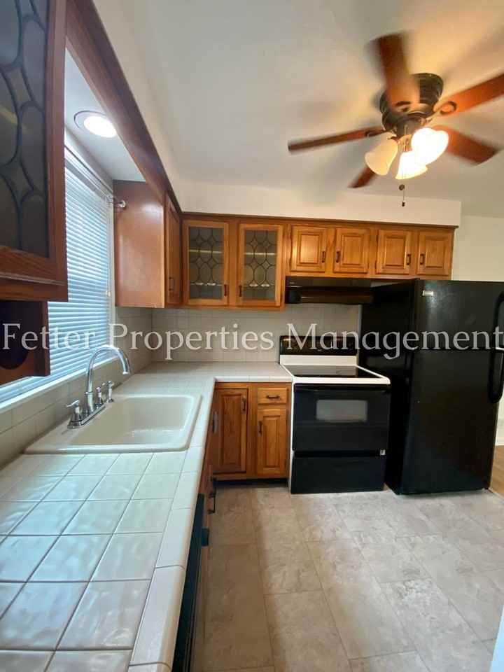 2865 Washington Ave - Photo 4 of 19