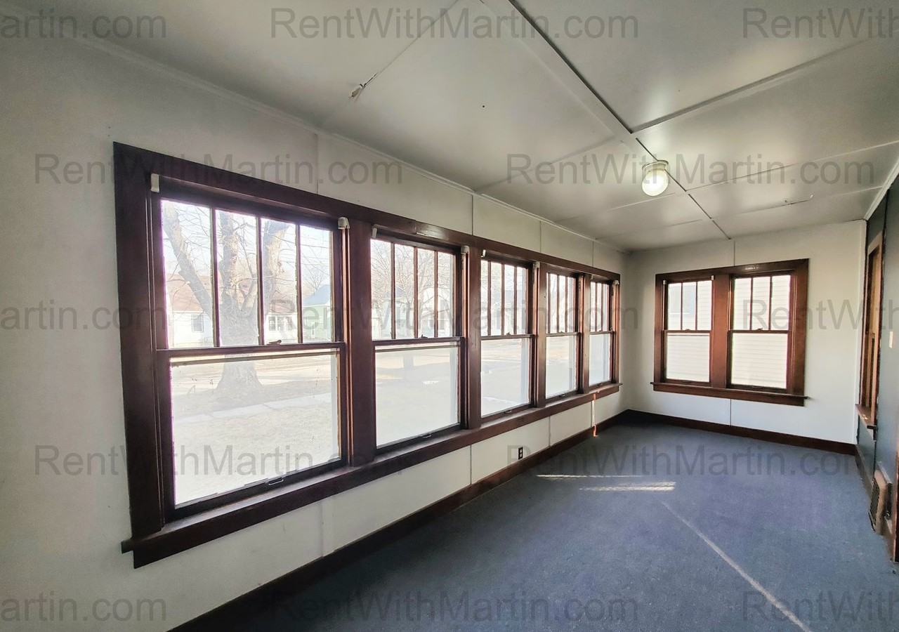 229 Linden Ave - Photo 3 of 21