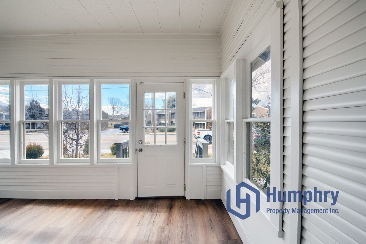 5700 N Garrett St - Photo 4 of 32