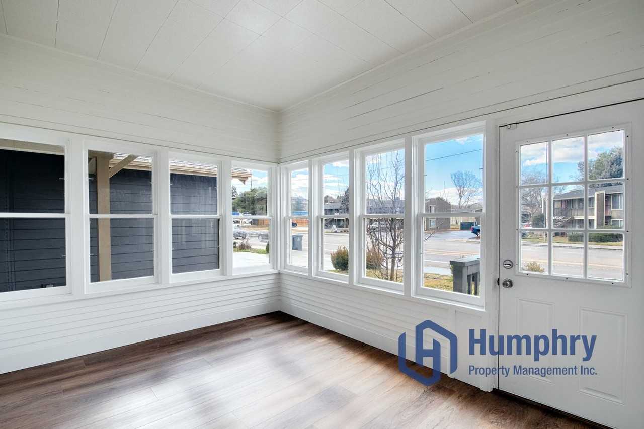 5700 N Garrett St - Photo 5 of 32