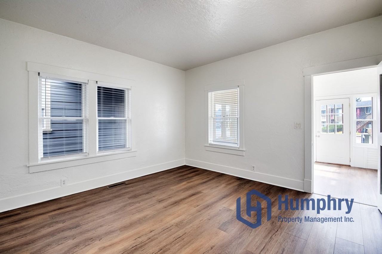 5700 N Garrett St - Photo 6 of 32