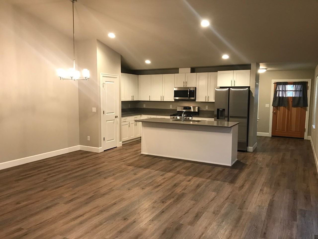 3417 W Antler Ave - Photo 4 of 19