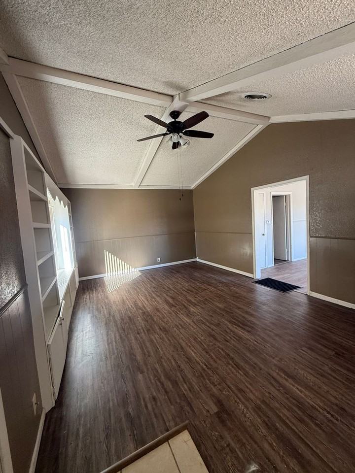 116 N Caddo St - Photo 2 of 34