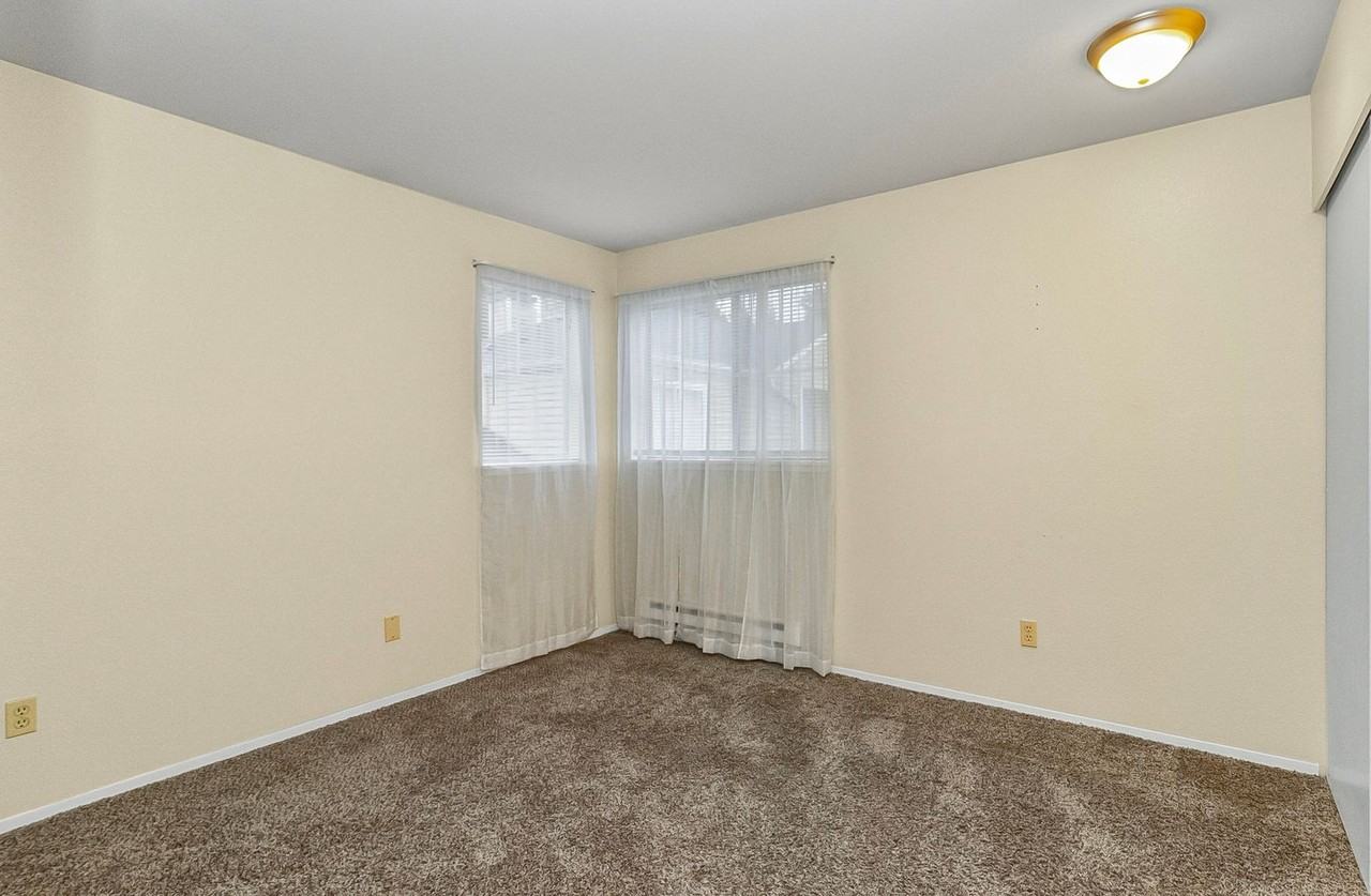 5300 Harbour Pointe Blvd - Photo 6 of 11