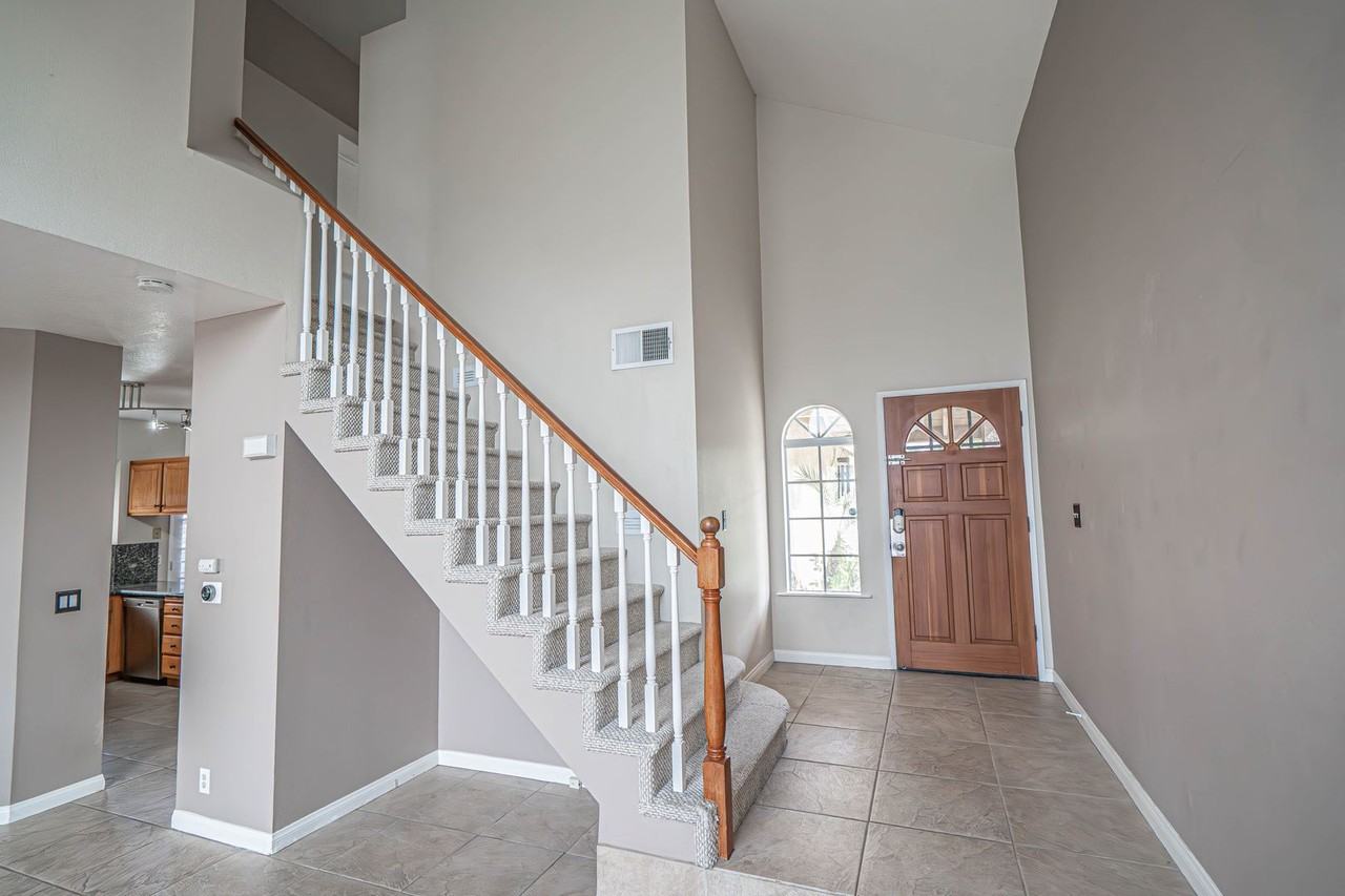 22814 Fir Ct - Photo 3 of 25