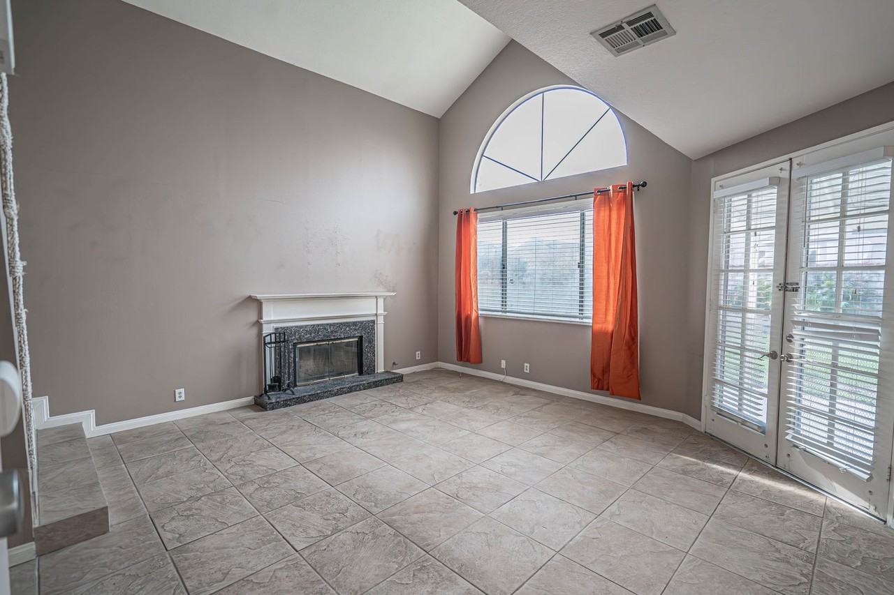 22814 Fir Ct - Photo 4 of 25